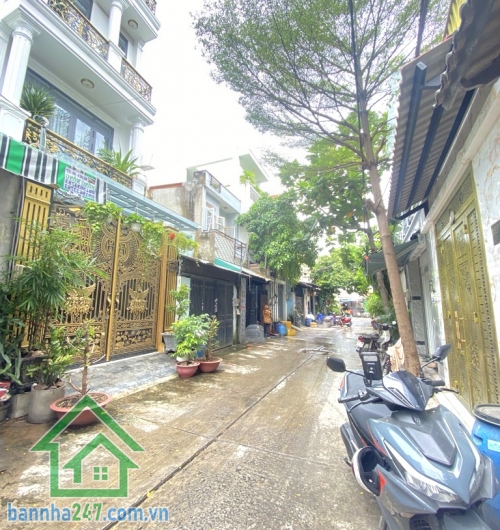 CHỈ 5.3 TỶ – NHÀ 69,1M2 (4x17)M – HẺM 6M THÔNG – NGAY AEON TÂN PHÚ  ✔️ Kết cấu: 1 trệt, 1 lửng để suốt  ✔️ Hẻm 7m thông, xe tải vào thoải mái  ✔️ Nhà đang cho thuê 6 triệu/ tháng.