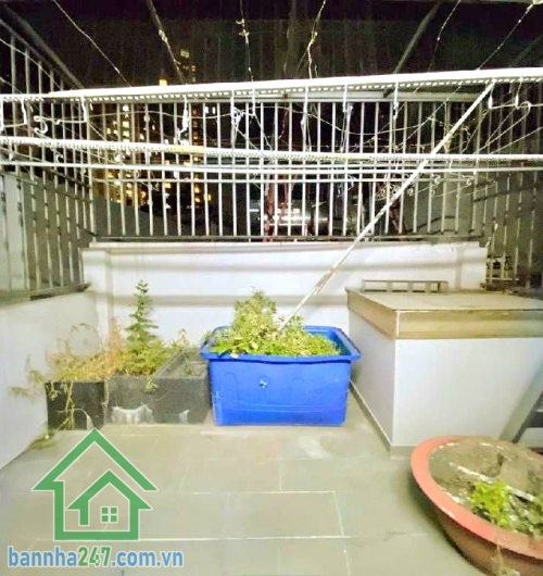 CHỈ 8 TỶ - NHÀ 4 TẦNG – HXH THÔNG – NGAY TÔ HIỆU & HÒA BÌNH – TÂN PHÚ - 3PN - 2WC Diện tích: 52m² (4 x 13m) – đất vuông vức, công nhận đủ Kết cấu: 1 trệt + 1 lửng + 2 lầu (4 tầng BTCT) 3 PN - 2 WC 