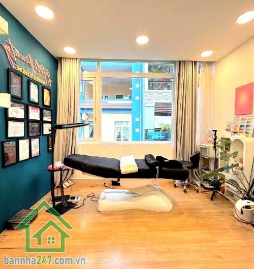 CHỈ 7,9 TỶ (TL) - HẺM NHỰA 8M THÔNG – KINH DOANH TỐT – TÂN PHÚ - CẦU XÉO – GIÁP GÒ DẦU & TÂN KỲ TÂN QUÝ Diện tích: 65m² (4 x 16.1m) – đất vuông vức, công nhận công nhận đủ. Kết cấu: 2 tầng 3 PN - 2 WC. Nhà đẹp, bố trí hợp lý, dọn vào ở ngay Hẻm nhựa 8