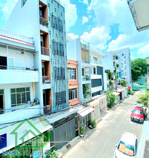 CHỈ 12 TỶ TL – LÔ GÓC 2 MẶT TIỀN – HẺM XE TẢI 10M NGAY NHÀ GA T3 – HOÀNG HOA THÁM – TÂN BÌNH - DT: 62M² – 3 TẦNG – 2PN – 3WC – LÊN ĐƯỢC 1 PN NỮA - Vị trí đắc địa: Ngay cổng Nhà ga T3 – Sân bay Tân Sơn Nhất, Hoàng Hoa Thám, P.12, Tân Bình. Hẻm nhựa 10m, xe