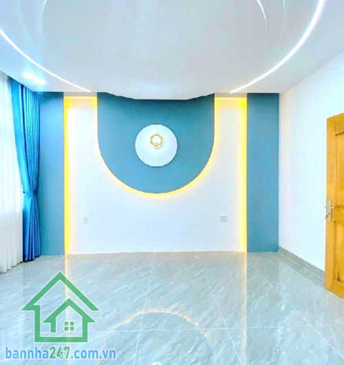 CHỈ 14 TỶ – KHU HỌ LÊ TÂN PHÚ – NHÀ 5 TẦNG CÓ THANG MÁY - 4PN – 5WC Diện tích: 85m² (5 x 17m) – ngang lớn hiếm khu Kết cấu: 1 trệt + 1 lửng + 3 lầu (5 tầng)Thang máy cao cấp 450kg- 4PN – 5WC. HẺM XE HƠI THÔNG, khu dân cư hiện hữu, di chuyển thuận tiện