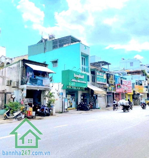 CHỈ 4,7 TỶ – NHÀ NGAY CHỢ TÂN BÌNH - DT: 40M² – 2 TẦNG BTCT – HOÀN CÔNG ĐỦ – NHÀ MỚI Ở NGAY – 2PN – 2WC Diện tích: 40m² (3.2 x 12) – vuông vức đẹp. Kết cấu: Nhà BTCT 2 tầng kiên cố, gồm 2PN – 2WC, nhà còn rất mới, dọn vào ở ngay