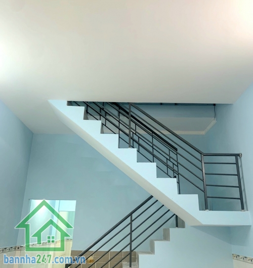 CHỈ 4.95 TỶ - GÒ XOÀI – NHÀ 2 TẦNG – XE TẢI ĐẬU TRƯỚC CỬA – SỔ RIÊNG – 4x13m – SÁT CHỢ & TRƯỜNG HỌC * Diện tích 4 x 13m, vuông vức. * Kết cấu 1 trệt 1 lầu, nhà mới, dọn vào ở ngay. * Hẻm xe tải đậu trước cửa, thuận tiện kinh doanh nhỏ, cho thuê hoặc đ
