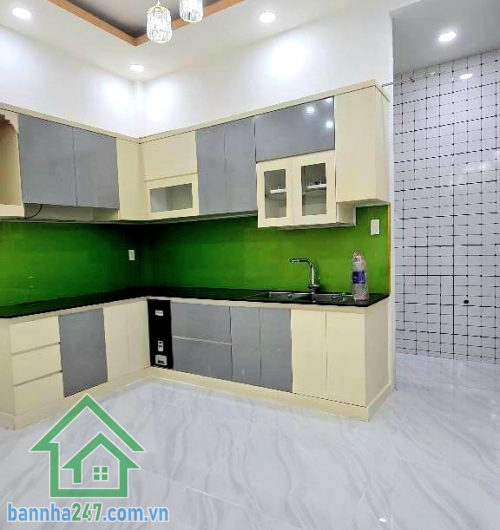 CHỈ 4,98 TỶ – NHÀ 2 TẦNG ĐẸP LUNG LINH – HXH – VÀI BƯỚC RA MẶT TIỀN – 48M² (4x12)m – 2PN, 2WC Vị trí đỉnh: Cuối đường Nguyễn Sơn, thông nhanh Lê Thúc Hoạch, chỉ vài bước ra mặt tiền. Khu dân cư an ninh, tiện ích bủa vây, di chuyển siêu thuận lợi.