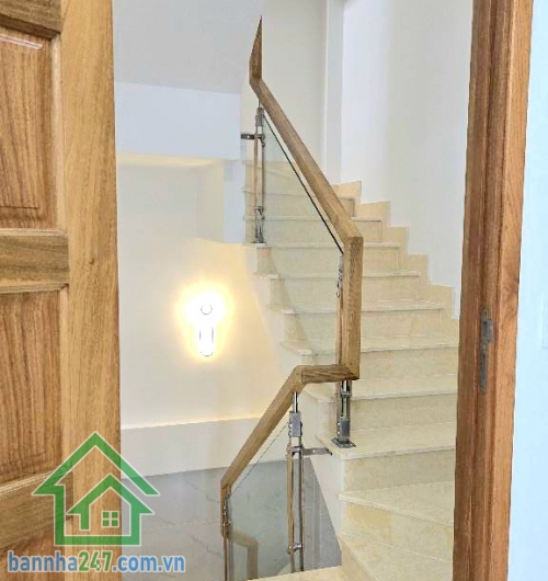 CHỈ 8,65 TỶ - NHÀ 4 TẦNG MỚI XÂY 100% – HẺM XE TẢI 6M – TẶNG NỘI THẤT CAO CẤP - DT: (4 X 10)M - 2PN rộng, 3WC DT: 4x10m Kết cấu: 1 trệt, 2 lầu, sân thượng – 2PN rộng, 3WC, có phòng giặt riêng trên sân thượng.