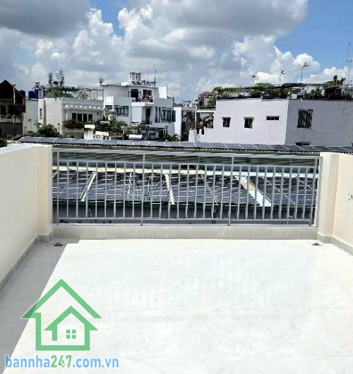CHỈ 8,65 TỶ - NHÀ 4 TẦNG MỚI XÂY 100% – HẺM XE TẢI 6M – TẶNG NỘI THẤT CAO CẤP - DT: (4 X 10)M - 2PN rộng, 3WC DT: 4x10m Kết cấu: 1 trệt, 2 lầu, sân thượng – 2PN rộng, 3WC, có phòng giặt riêng trên sân thượng.