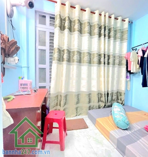 CHỈ 3,9 TỶ – HIẾM! NHÀ ĐẸP LẠC LONG QUÂN P10 – 36m² – NỞ HẬU TÀI LỘC - 3PN, 2WC Kết cấu: 2 Tầng (1 trệt 1 lầu), thiết kế đẹp – 3PN, 2WC Nhà còn rất mới, dọn và ở ngay.