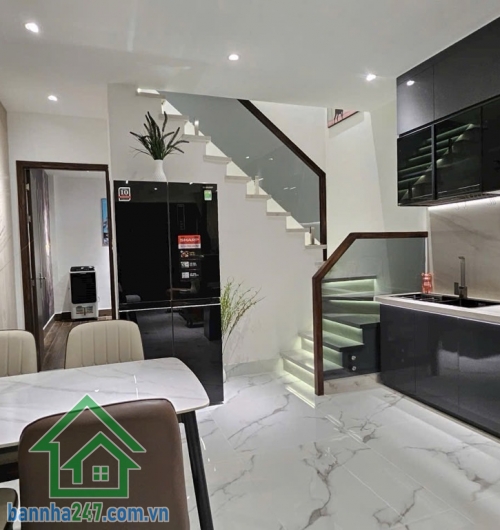 CHỈ 5.25 TỶ – NHÀ 4 PHÒNG NGỦ – PHẠM VĂN BẠCH TÂN BÌNH – TẶNG FULL NỘI THẤT Hẻm 3,5m. Gần Mặt tiền Phạm Văn Bạch rộng 35m – sát sân bay, sân golf, TTTM, siêu thị...