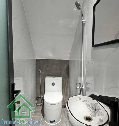 CHỈ 5.25 TỶ – NHÀ 4 PHÒNG NGỦ – PHẠM VĂN BẠCH TÂN BÌNH – TẶNG FULL NỘI THẤT Hẻm 3,5m. Gần Mặt tiền Phạm Văn Bạch rộng 35m – sát sân bay, sân golf, TTTM, siêu thị...