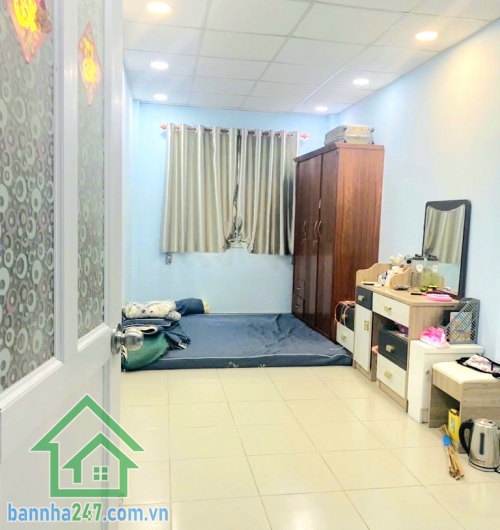 CHỈ 3,55 TỶ - VỊ TRÍ ĐẮC ĐỊA - HXH THÔNG - GÓC 2 MẶT TIỀN CỰC THOÁNG - NGAY ÂU CƠ - NI SƯ HUỲNH LIÊN - TRUNG TÂM TÂN BÌNH Khu an ninh yên tĩnh, gần vòng xoay Bảy Hiền. 