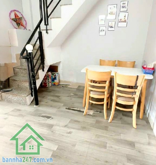 CHỈ 4,6 TỶ – NHÀ ĐẸP 2 TẦNG BÌNH TÂN – GIÁP TÂN PHÚ – HẺM XE HƠI TRÁNH 6M – SỔ NỞ HẬU CỰC ĐẸP! Vị trí: Hẻm xe hơi tránh, thông tứ tung, khu dân trí cao, toàn nhà cao tầng. 