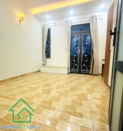 CHỈ 5,2 TỶ - NHÀ ĐẸP HƯƠNG LỘ 2 – DT 46m² (4 x 11,5) – 4 TẦNG – 4PN – 4WC – TẶNG FULL NỘI THẤT – SỔ VUÔNG A4 Nhà vào ở ngay: Kết cấu 1 trệt – 2 lầu – mái bê tông.