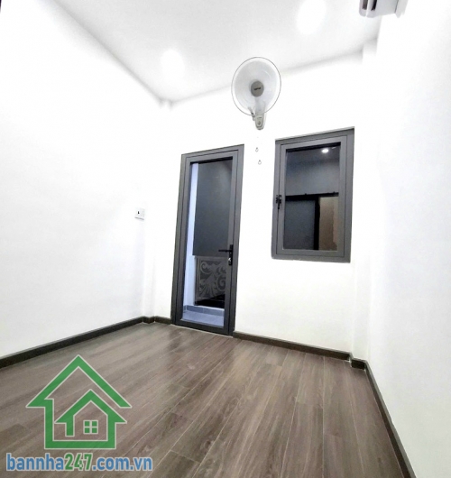 CHỈ 4.55 TỶ – NHÀ 3 TẦNG HẺM 8M – HUỲNH THIỆN LỘC - TÂN PHÚ – GIÁP TÂN BÌNH - DT: (5 X 5,6)M - 3PN- 3WC Kết cấu: 1 trệt 2 lầu mới đẹp, gồm 3PN – 3WC – ban công.