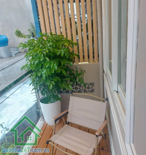 CHỈ 2.6 TỶ TL - NHÀ 3 TẦNG MỚI ĐẸP – FULL NỘI THẤT. DT: 12m² (công nhận đủ) – xây full, hoàn công 3 tầng. 1 trệt 2 lầu BTCT kiên cố, gồm 2PN – 3WC, ban công thoáng.