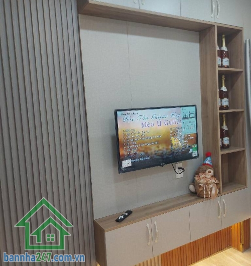 CHỈ 2.6 TỶ TL - NHÀ 3 TẦNG MỚI ĐẸP – FULL NỘI THẤT. DT: 12m² (công nhận đủ) – xây full, hoàn công 3 tầng. 1 trệt 2 lầu BTCT kiên cố, gồm 2PN – 3WC, ban công thoáng.