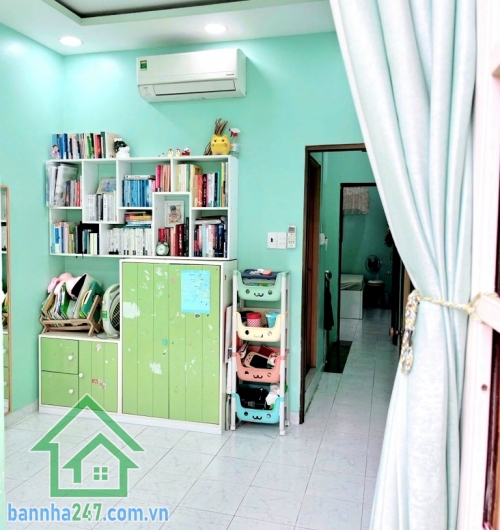CHỈ 3,86 TỶ – NHÀ 2 TẦNG ĐÚC – HẺM XE HƠI – LÊ THÚC HOẠCH – TÂN PHÚ Vị trí: hẻm xe hơi đỗ cửa, ngay chợ Tân Hương, thuận tiện di chuyển Vườn Lài – Lũy Bán Bích, gần trường học, UBND phường.  