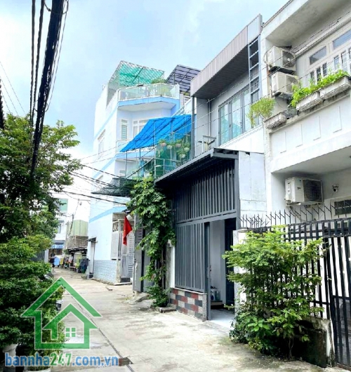 CHỈ 4,75 TỶ – AO ĐÔI – HẺM XE TẢI 6M – DT: 48M², NHÀ 2 TẦNG BTCT – 3PN 2WC Khu Ao Đôi – khu dân cư hiện hữu, tiện ích đầy đủ Diện tích: 48m² – vuông vức. Kết cấu: Nhà BTCT 1 trệt + 1 lầu, 3 PN - 2 WC