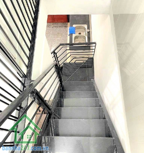 CHỈ 4,75 TỶ – AO ĐÔI – HẺM XE TẢI 6M – DT: 48M², NHÀ 2 TẦNG BTCT – 3PN 2WC Khu Ao Đôi – khu dân cư hiện hữu, tiện ích đầy đủ Diện tích: 48m² – vuông vức. Kết cấu: Nhà BTCT 1 trệt + 1 lầu, 3 PN - 2 WC