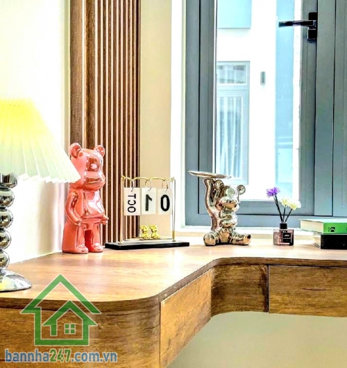 CHỈ 7,3 TỶ (TL) – HẺM 6M LÔ TƯ – NHÀ 5 TẦNG – 5PN – 6WC – GARAGE Ô TÔ – DT 48m² Nhà đẹp 5 tầng – full nội thất cao cấp * Diện tích: 4 x 12m (CN 48m²)