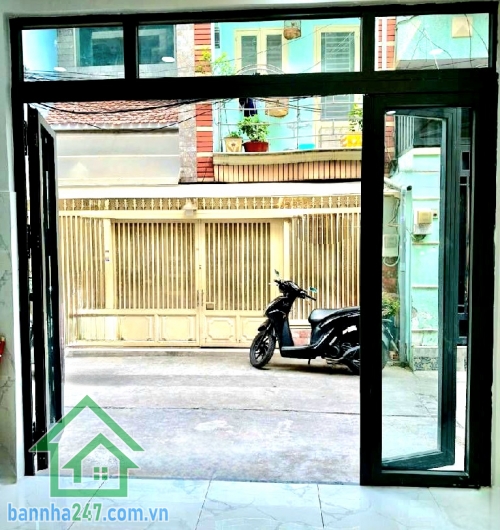  TỶ - NHÀ XE HƠI ĐỖ CỬA – ĐƯỜNG SỐ 6 – QUẬN BÌNH TÂN - NHÀ MỚI ĐẸP 100% – FULL NỘI THẤT – XEM NHÀ 24/24 Diện tích: 19m² (5 x 4,5)m Kết cấu: 2 tầng BTCT kiên cố - 2PN - WC