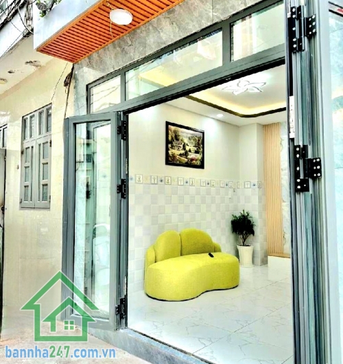  TỶ - NHÀ XE HƠI ĐỖ CỬA – ĐƯỜNG SỐ 6 – QUẬN BÌNH TÂN - NHÀ MỚI ĐẸP 100% – FULL NỘI THẤT – XEM NHÀ 24/24 Diện tích: 19m² (5 x 4,5)m Kết cấu: 2 tầng BTCT kiên cố - 2PN - WC