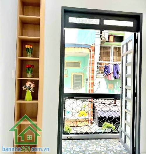  TỶ - NHÀ XE HƠI ĐỖ CỬA – ĐƯỜNG SỐ 6 – QUẬN BÌNH TÂN - NHÀ MỚI ĐẸP 100% – FULL NỘI THẤT – XEM NHÀ 24/24 Diện tích: 19m² (5 x 4,5)m Kết cấu: 2 tầng BTCT kiên cố - 2PN - WC