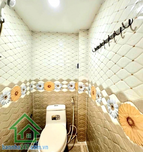  TỶ - NHÀ XE HƠI ĐỖ CỬA – ĐƯỜNG SỐ 6 – QUẬN BÌNH TÂN - NHÀ MỚI ĐẸP 100% – FULL NỘI THẤT – XEM NHÀ 24/24 Diện tích: 19m² (5 x 4,5)m Kết cấu: 2 tầng BTCT kiên cố - 2PN - WC