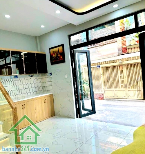  TỶ - NHÀ XE HƠI ĐỖ CỬA – ĐƯỜNG SỐ 6 – QUẬN BÌNH TÂN - NHÀ MỚI ĐẸP 100% – FULL NỘI THẤT – XEM NHÀ 24/24 Diện tích: 19m² (5 x 4,5)m Kết cấu: 2 tầng BTCT kiên cố - 2PN - WC