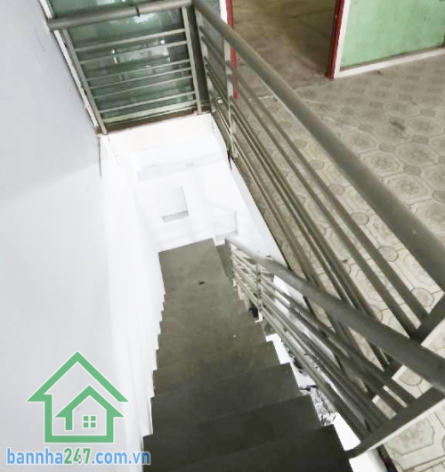 CHỈ 6,6 TỶ - MTKD ĐƯỜNG XE TẢI – SÁT QL1A – 100M² –   P. Bình Hưng Hòa A, Q. Bình Tân – Giáp Tân Phú, Ngã Tư Bốn Xã DT: 4 x 25m, nở hậu – Nhà cấp 4, tiện sửa chữa, xây mới.
