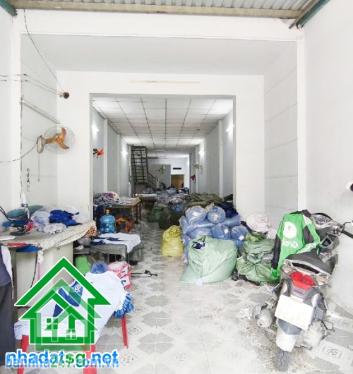 CHỈ 7 TỶ - MTKD ĐƯỜNG XE TẢI – SÁT QL1A – 100M² –  P. Bình Hưng Hòa A, Q. Bình Tân – Giáp Tân Phú, Ngã Tư Bốn Xã. DT: 4 x 25m, nở hậu – Nhà cấp 4, tiện sửa hoặc xây mới. Đường hiện hữu xe tải 8m thông, cách QL1A ~50m.