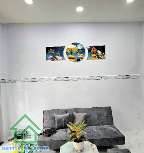 CHỈ 4,15 TỶ – HẺM Ô TÔ – SIÊU PHẨM 3 TẦNG – 19M² VUÔNG VỨC – THÔNG LẠC LONG QUÂN – TRẦN VĂN QUANG - 2PN – 3WC * DT: 3,4 × 6m = 19m² * Kết cấu: 1 trệt – 2 lầu – ban công, 2PN – 3WC – 1PK