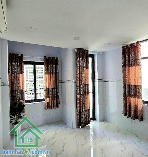 CHỈ 4,15 TỶ – HẺM Ô TÔ – SIÊU PHẨM 3 TẦNG – 19M² VUÔNG VỨC – THÔNG LẠC LONG QUÂN – TRẦN VĂN QUANG - 2PN – 3WC * DT: 3,4 × 6m = 19m² * Kết cấu: 1 trệt – 2 lầu – ban công, 2PN – 3WC – 1PK