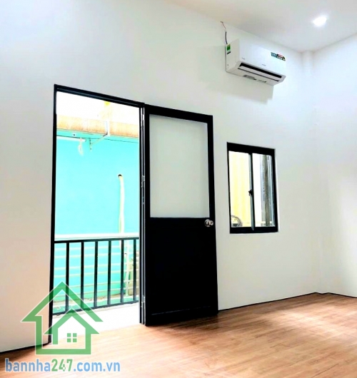 CHỈ 2,7 TỶ – NHÀ 2 TẦNG NGAY TÂY THẠNH – TÂN PHÚ GẦN KCN TÂN BÌNH (500M) – DTCN 24M² – NGANG 4.3M NỞ HẬU 5M Kết cấu: 1 trệt 1 lầu, nhà mới – để trống suốt