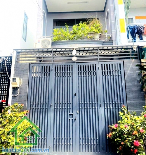 CHỈ 7,6 TỶ – NHÀ MỚI ĐẸP – HẺM NHỰA 6M – Ô TÔ TRONG NHÀ - P.15 TÂN BÌNH – SÁT MẶT TIỀN ĐƯỜNG - 3PN - 2WC Diện tích: 64m² (4m x 16m) Kết cấu: 2 TẦNG BTCT