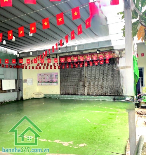 CHỈ 7,6 TỶ – NHÀ MỚI ĐẸP – HẺM NHỰA 6M – Ô TÔ TRONG NHÀ - P.15 TÂN BÌNH – SÁT MẶT TIỀN ĐƯỜNG - 3PN - 2WC Diện tích: 64m² (4m x 16m) Kết cấu: 2 TẦNG BTCT