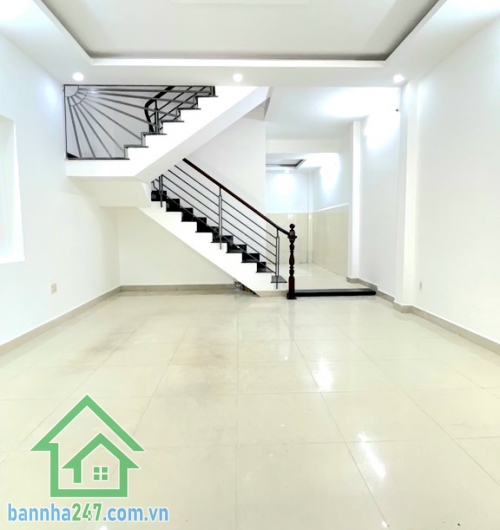 Nhỉnh 6 Tỷ – HXH Trường Chinh – 3 Tầng BTCT - Cách Mặt Tiền Vài Căn – 4PN - 4WC – Gần Ga T3 Nhà hẻm xe hơi Trường Chinh – Tân Bình, vị trí cực hiếm trong tầm giá