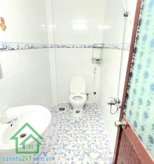 Nhỉnh 6 Tỷ – HXH Trường Chinh – 3 Tầng BTCT - Cách Mặt Tiền Vài Căn – 4PN - 4WC – Gần Ga T3 Nhà hẻm xe hơi Trường Chinh – Tân Bình, vị trí cực hiếm trong tầm giá