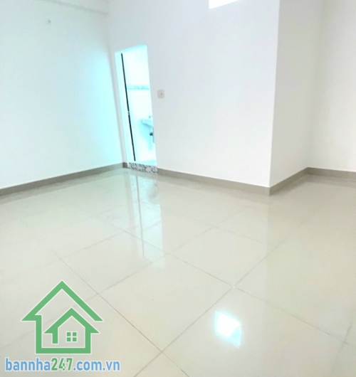 Nhỉnh 6 Tỷ – HXH Trường Chinh – 3 Tầng BTCT - Cách Mặt Tiền Vài Căn – 4PN - 4WC – Gần Ga T3 Nhà hẻm xe hơi Trường Chinh – Tân Bình, vị trí cực hiếm trong tầm giá