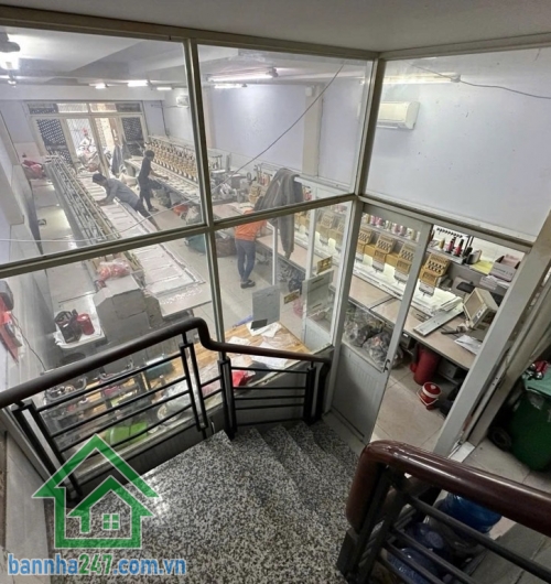 CHỈ NHỈNH 8 TỶ – NHÀ NGANG 5M – 4 TẦNG BTCT – HẺM XE HƠI 6M, CHẾ LAN VIÊN, TÂN PHÚ * DT: 5 x 15m vuông vức. * Nhà đẹp 4 tầng: 4PN, 3WC, ban công, phòng thờ, sân thượng.