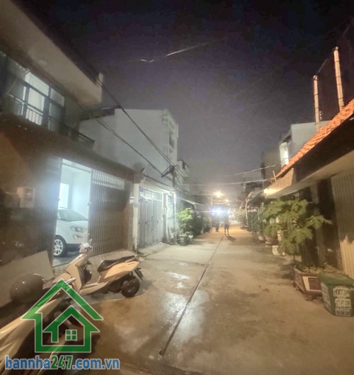 CHỈ 4,65 TỶ – HẺM 8M – TRUNG TÂM BÌNH TÂN – NGAY LÊ TRỌNG TẤN – 5 PHÚT ĐẾN AEON TÂN PHÚ – 71M² (4×18)M – NHÀ CŨ TIỆN XÂY MỚI Diện tích: 4×18m – vuông A4, cực đẹp