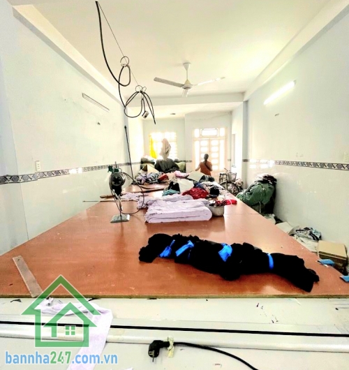 CHỈ 7 TỶ (TL) - SIÊU PHẨM 4 TẦNG – HXH THÔNG – NGAY AEON MALL TÂN PHÚ - DT: 71M² – NHÀ TO – GIÁ TỐT HIẾM KHU VỰC - 5PN - 4WC Vị trí đắc địa: * Ngay AEON Mall Tân Phú