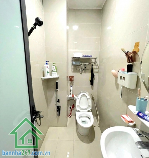 CHỈ 13,x TỶ – NHÀ 4 TẦNG MỚI ĐẸP – HXH TỚI NHÀ – KHU VIP SÂN BAY TÂN SƠN NHẤT - 3PN rộng – 4WC * Diện tích: 56m² * Kết cấu: 4 tầng * Công năng: 3PN rộng – 4WC