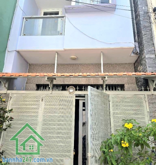 CHỈ 5,5 TỶ – NGUYỄN SÚY, TÂN PHÚ – GẦN CHỢ TÂN HƯƠNG - NHÀ 3 TẦNG BTCT – 44M² – 3PN – 2WC – Ở NGAY Diện tích: 44m² (4 x 11)m – vuông A4 đẹp Kết cấu: 1 trệt + 1 lửng + 1 lầu 