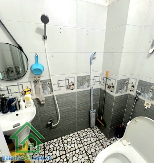 CHỈ 6,1 TỶ – NHÀ TRUNG TÂM P.4 TÂN BÌNH – KHU HIẾM NHÀ BÁN - NỞ HẬU 6M – GẦN MẶT TIỀN – 3 PN – 2 WC - Ở NGAY Diện tích: 45m² (3,2m x 9m) Nở hậu 6m – phong thủy