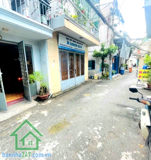 CHỈ 14.6 TỶ TL – MTKD TÂN BÌNH – DT 110M² (4.5 x 25)m – KHU VIP P.11 – TIỆN XÂY MỚI – CHDV * Diện tích chuẩn đẹp: 4.5m x 25m = 110m². * Kết cấu: Trệt + lầu.
