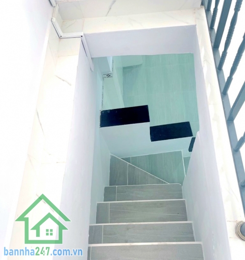 CHỈ 4,45 TỶ – NGAY CHỢ HOA HỒ THỊ KỶ – TRUNG TÂM Q10 -  4 TẦNG – SỔ VUÔNG A4 – HẺM THÔNG – VÀI BƯỚC RA MẶT TIỀN - 3PN – 4WC Diện tích: 2,8m x 5,41m (vuông vức)