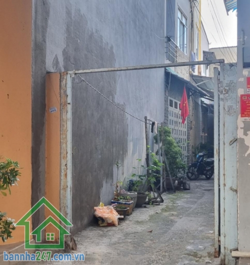 CHỈ 3,5 TỶ – NHÀ ĐẸP NGUYỄN VĂN TỐ – 1 TRỆT 2 LẦU 1 SÂN THƯỢNG – 3PN – 3WC – Q. TÂN PHÚ * Diện tích: 4 x 5,2m. * Kết cấu: 1 trệt, 2 lầu, sân thượng. Công năng: 3PN, 3WC, nhà chủ ở lâu năm, sạch sẽ, kiên cố.