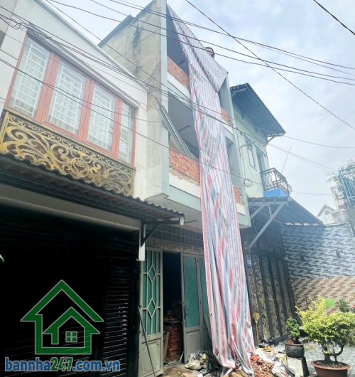 CHỈ 3,58 TỶ – NHÀ MỚI 100% – HUỲNH THIỆN LỘC, TÂN PHÚ – HẺM 6M Ô TÔ ĐẬU TRƯỚC NHÀ DTSD: 48.6m², sổ nở hậu, không lộ giới. Kết cấu: 1 trệt 2 lầu – gồm phòng khách, bếp, 2 phòng ngủ, 3WC, thiết kế hiện đại. Hẻm nhựa 6m, chỉ vài bước ra hẻm 10m, xe hơi đậu c
