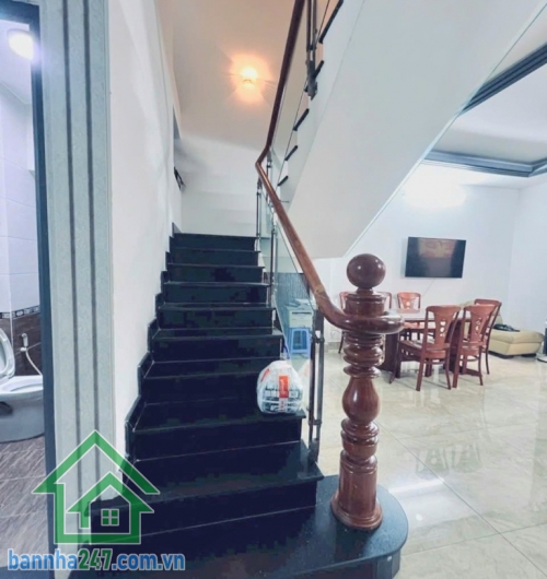 CHỈ 8,15 TỶ – MTKD ĐƯỜNG 16M CÓ LỀ 3M – DƯỜNG SỐ 5 - BÌNH TÂN - 4PN 3WC * Diện tích: 80m² (5 x 16m) – sổ vuông A4, không lộ giới * Kết cấu: 3 tầng (1 trệt 2 lầu, sân thượng)