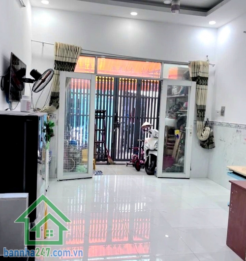 CHỈ 4,55 TỶ – NHÀ MỚI Ở NGAY VƯỜN LÀI – P. PHÚ THỌ HÒA – Q. TÂN PHÚ - DT 34m² (4.1 x 8.3) – HẺM THOÁNG – 2 TẦNG Vị trí đẹp: * Hẻm thẳng 1 trục, thoáng sạch, vài bước ra Nguyễn Xuân Khoát – Nguyễn Văn Tố. Gần chợ, trường học, bệnh viện, tiện ích đủ đầy. Kh